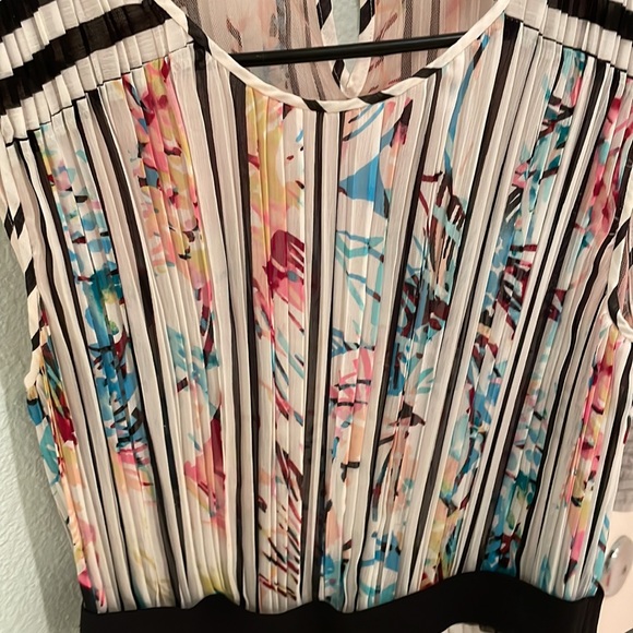 BCBGMaxAzria mixed print pleated fit and flare dress. small. - Picture 13 of 17